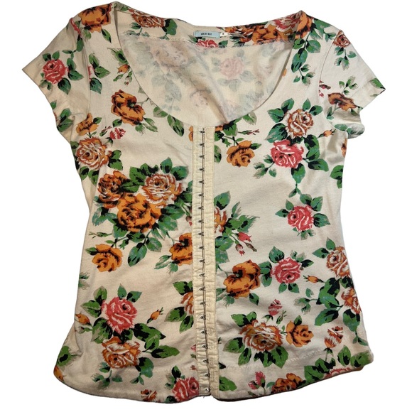 Kimchi Blue Hook and Eye Front Floral Tee size M - Picture 8 of 14